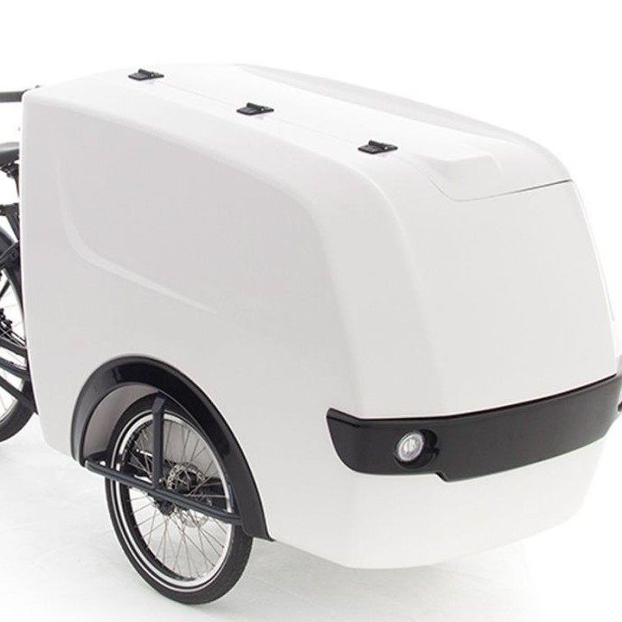 Transportbox Verbundwerkstoff Weiss Trike XL 850 Liter montiert